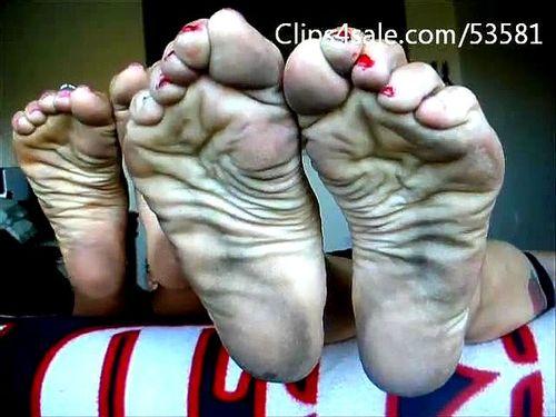 Wrinkled hispanic soles